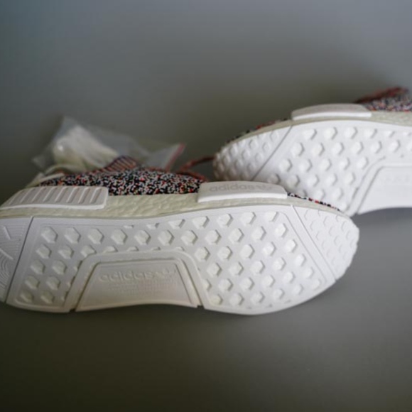 Athletic_Shoes